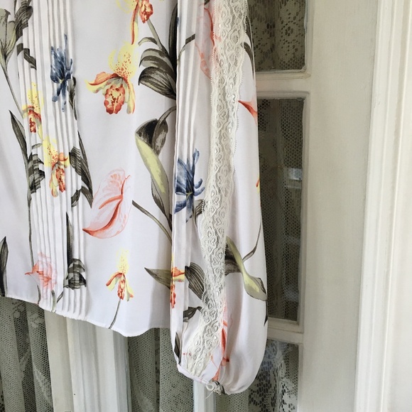 Host Pick! WHBM Floral Print Blouse - Medium - Picture 4 of 7